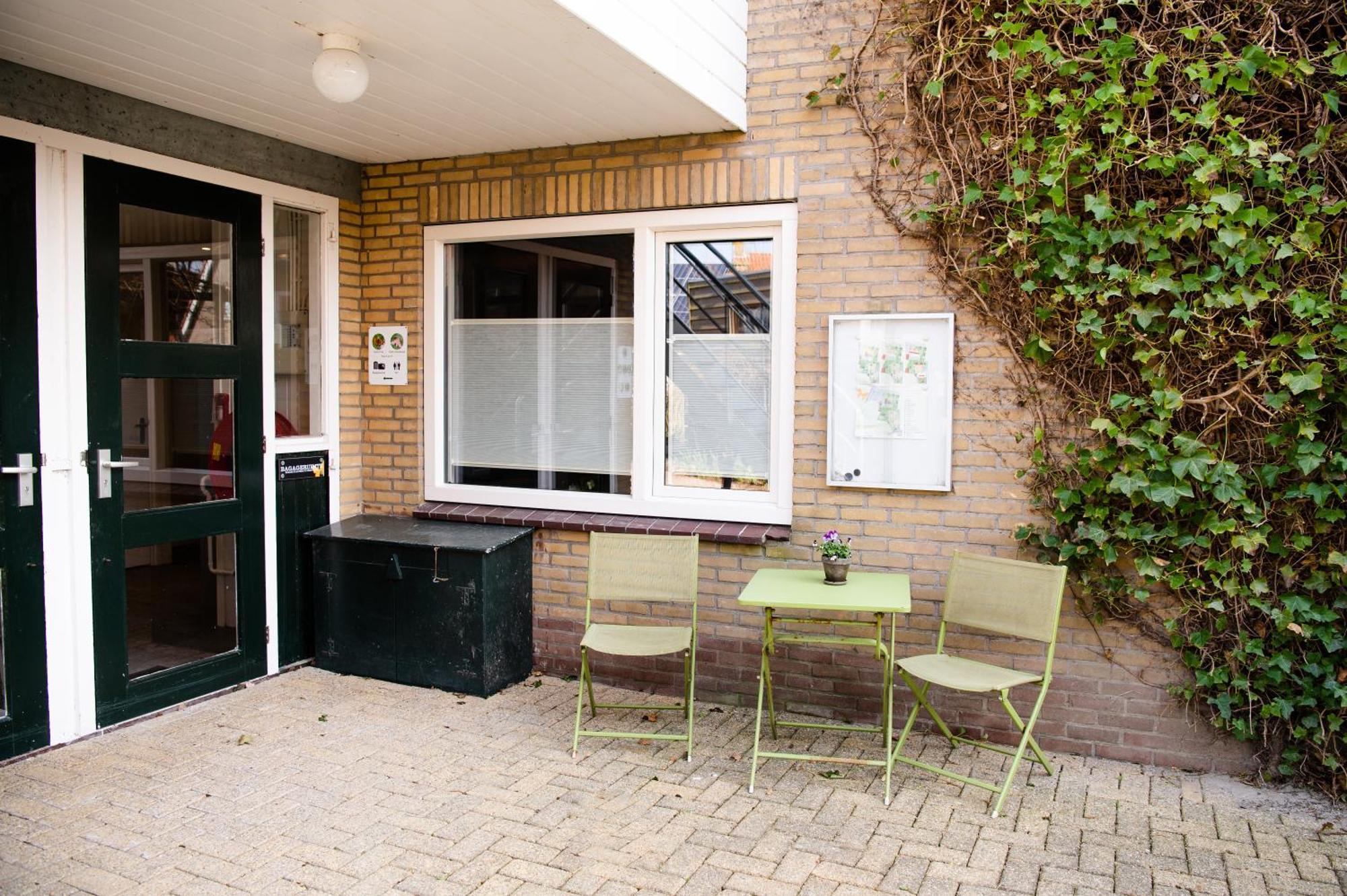 De Vlindertuin Appartement Nes  Kamer foto