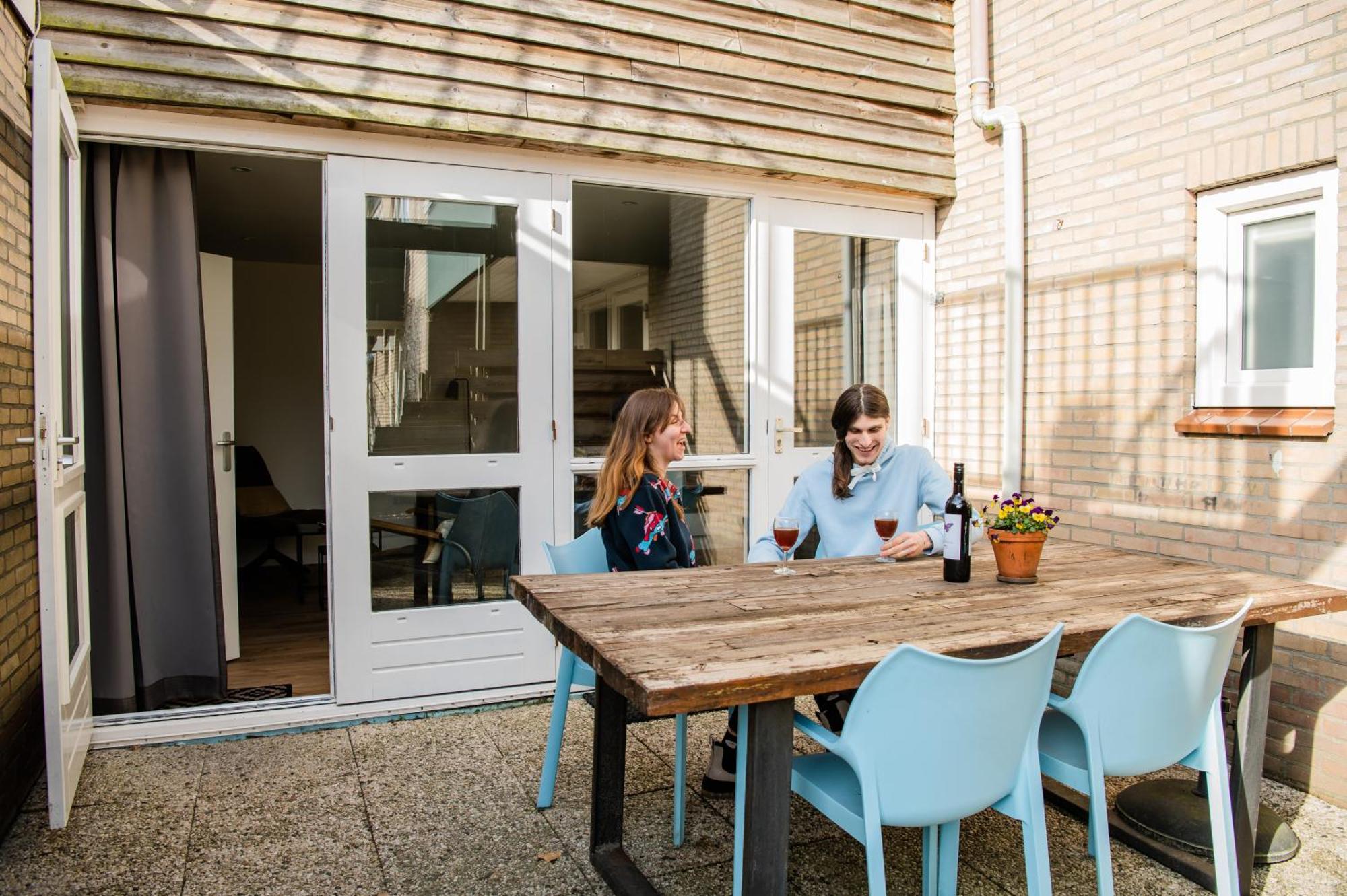 De Vlindertuin Appartement Nes  Kamer foto