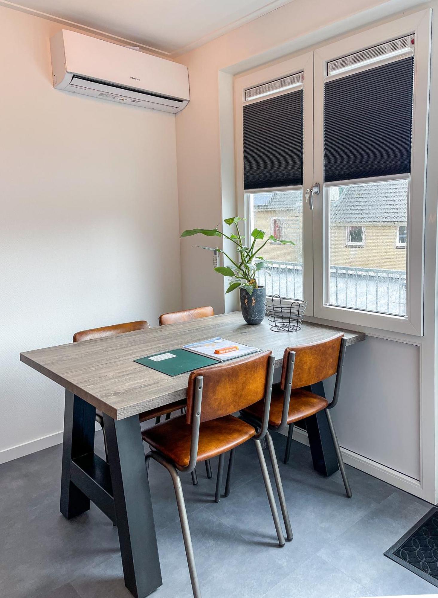 De Vlindertuin Appartement Nes  Buitenkant foto